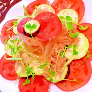 トマトと水茄子のスイチリオニオンサラダ